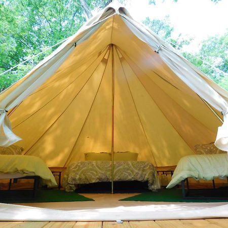 Glampin' In Style-Broken Bow Hotel Exterior photo